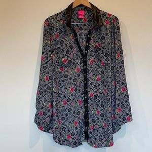 betsey johnson skull shirt